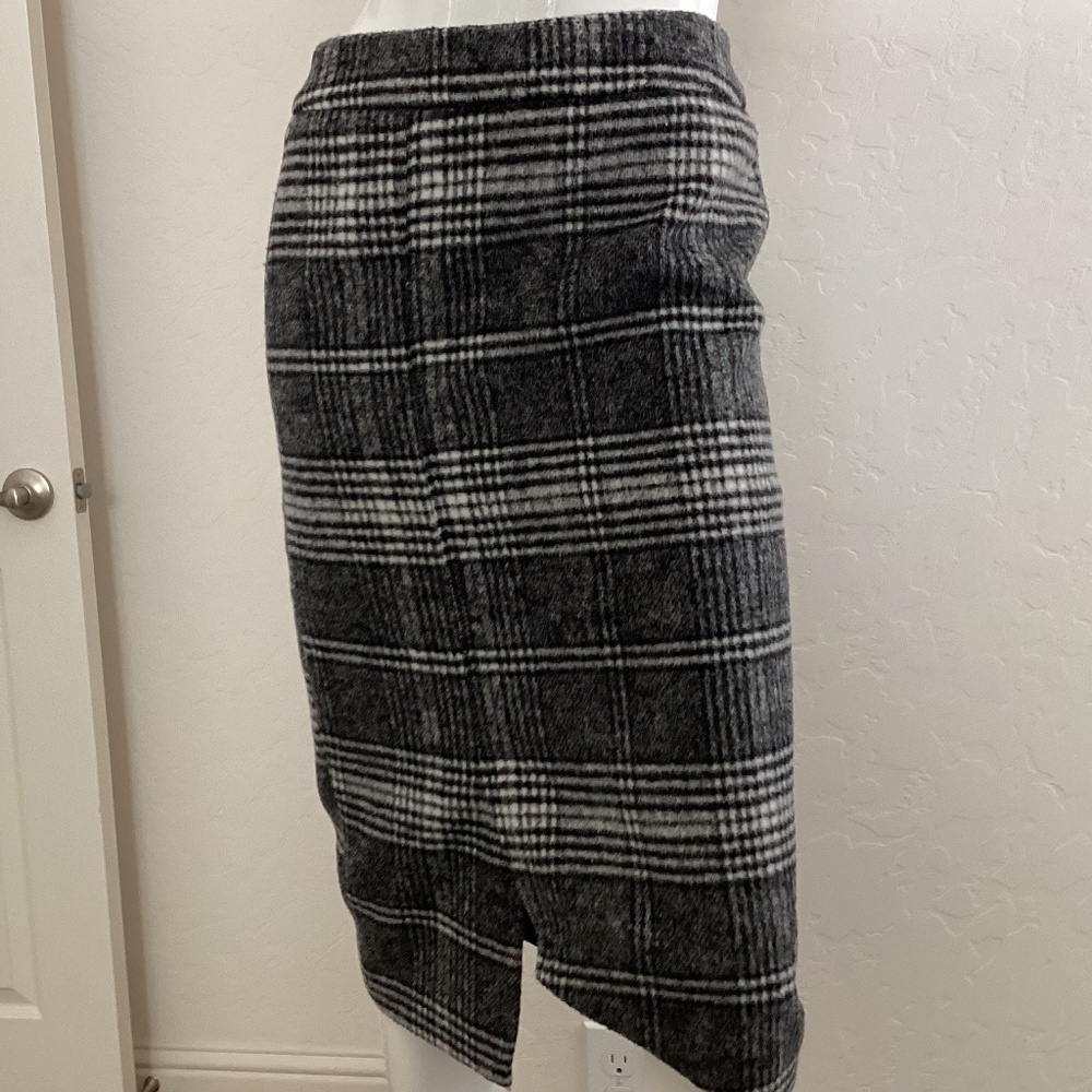Acsense, wool, fully line, sz M, grey plaid, pencil skirt, slit on front